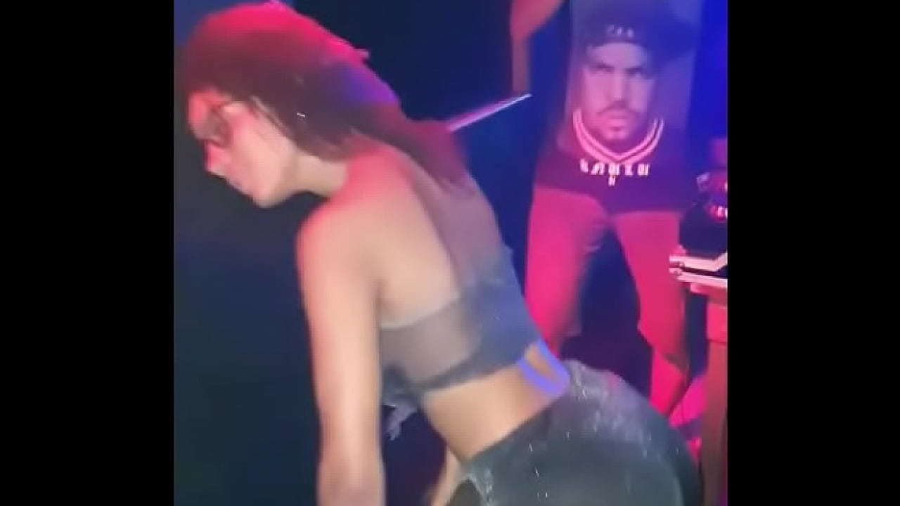 Novinha carioca de 19 aninhos Lua Doidera na festa de swing Doideras Party no rio de janeiro