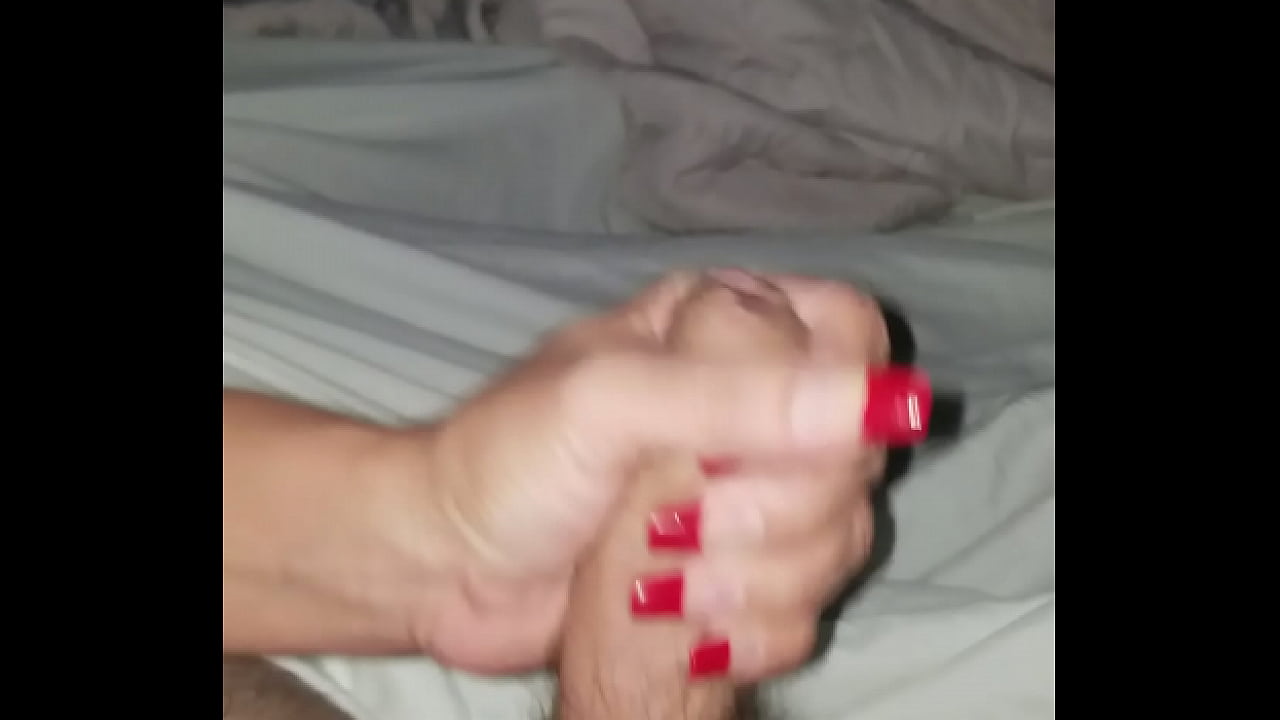 Haciendome una paja mi novia