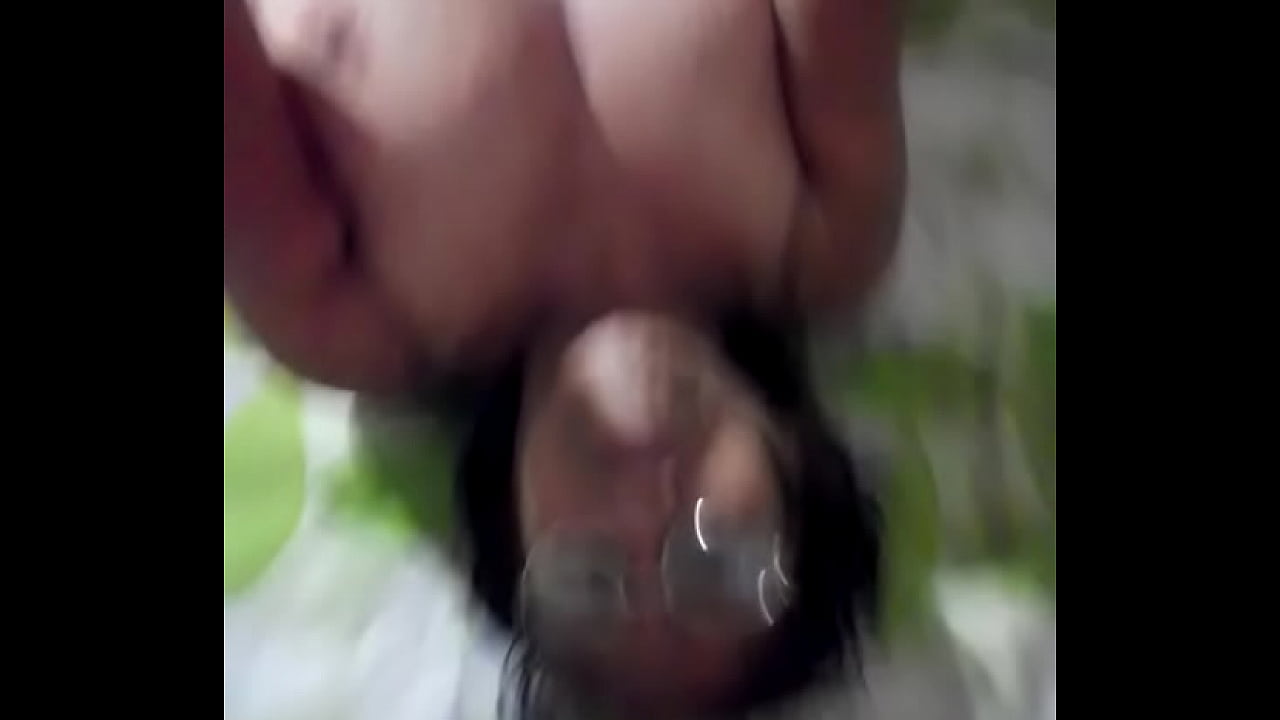 madura masturb&aacute;ndose