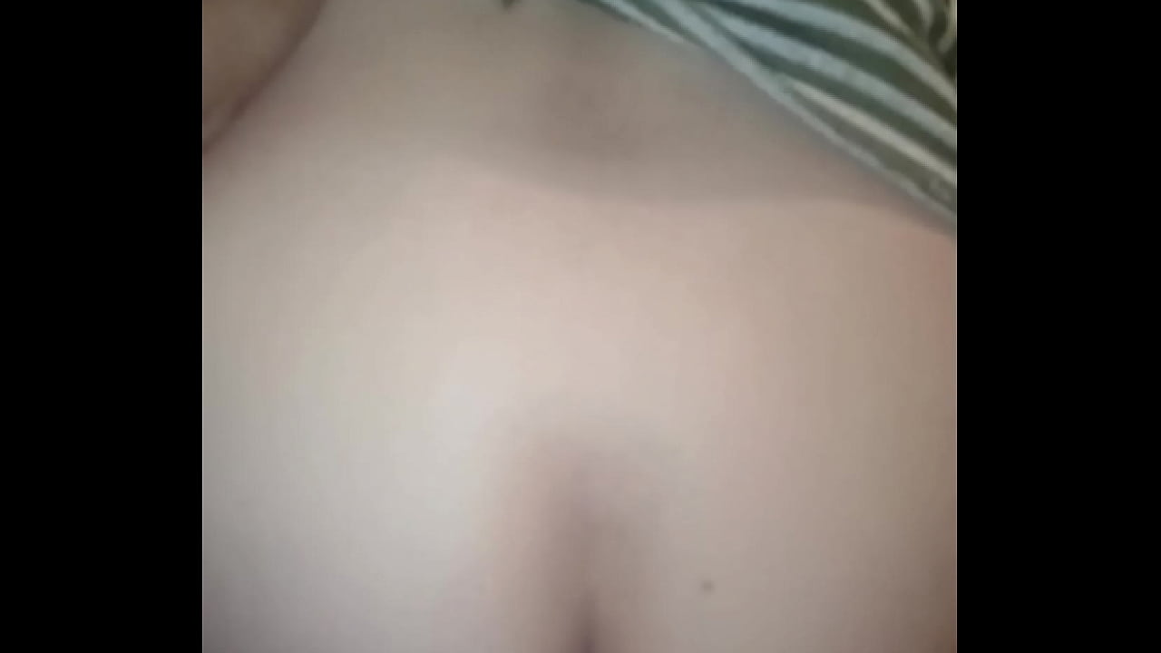 Me follo a mi hermanastra antes que llegue su marido