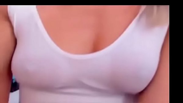 hot sexi amateur girl showing some pink pussy on webcam