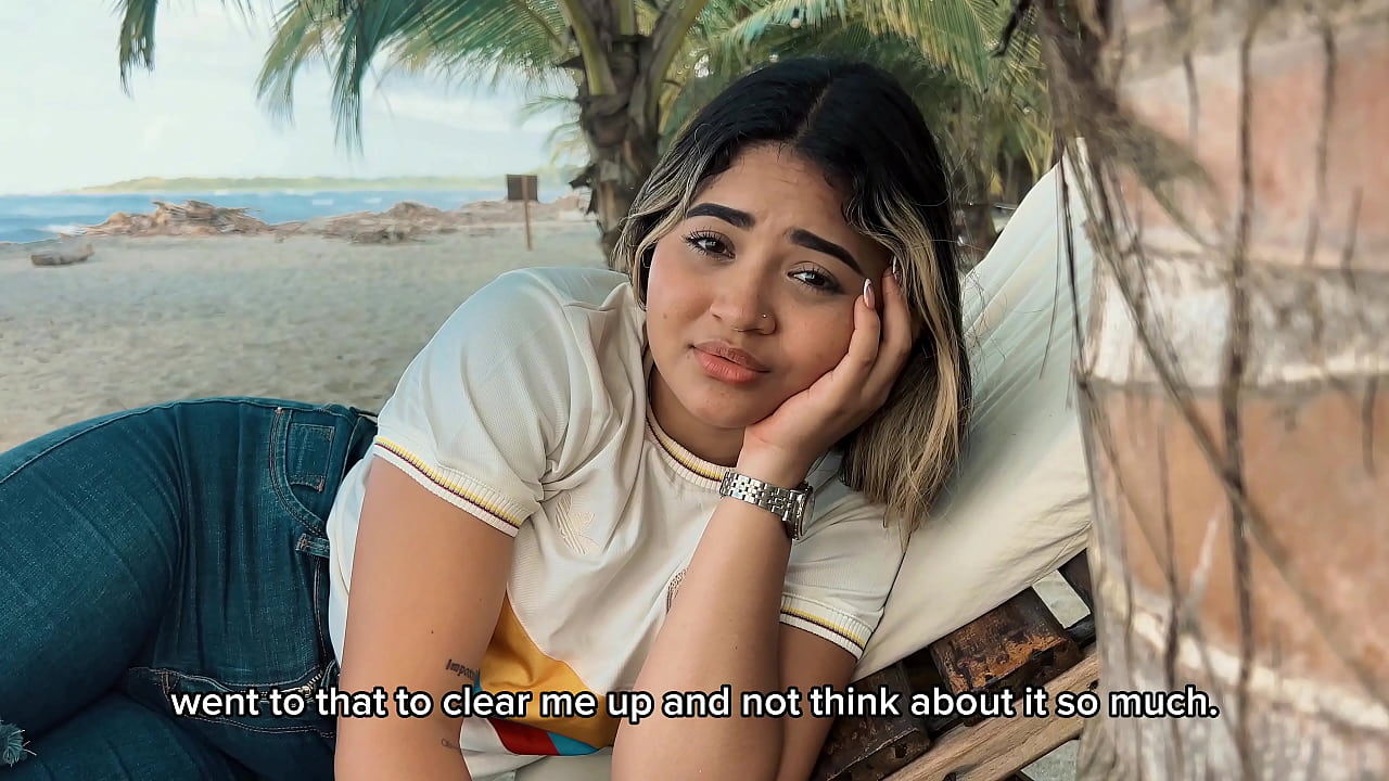 Me dejo follar por un desconocido en una caba&ntilde;a frente al mar