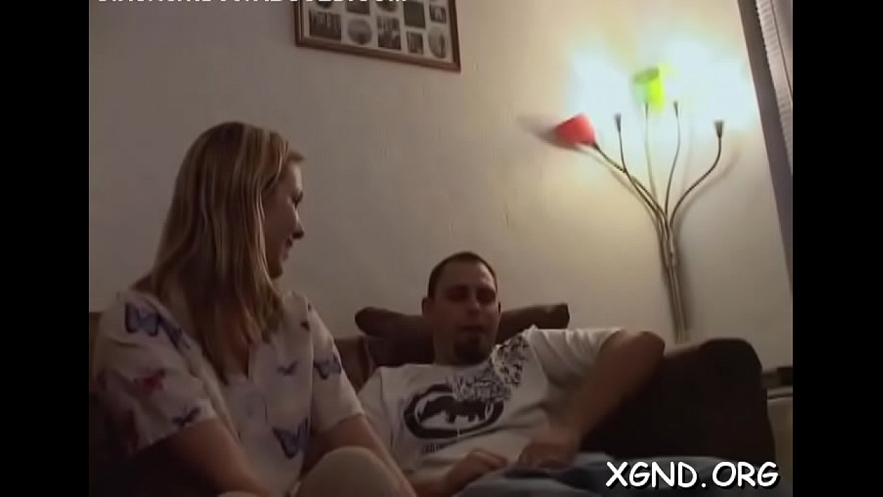 blonde Melanie to suck boner