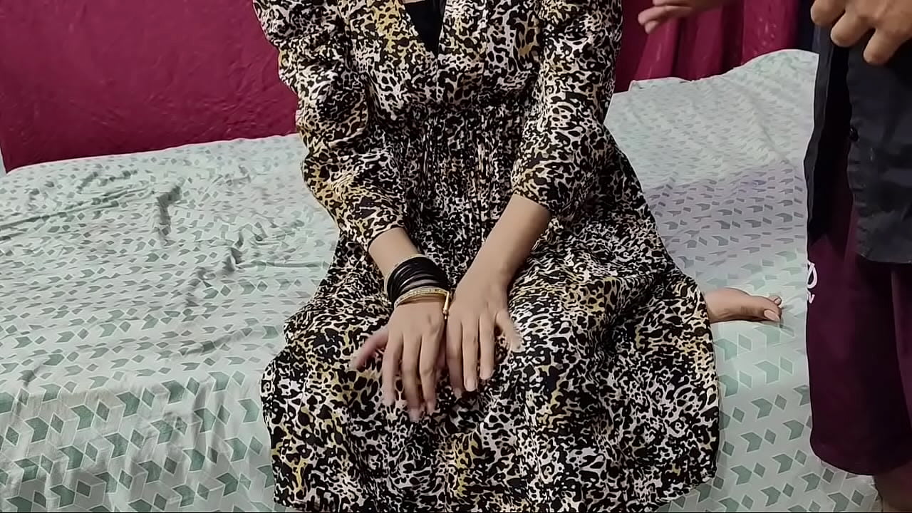 Badi behen ko chote bhai ne apne mote lund ka maza diya.