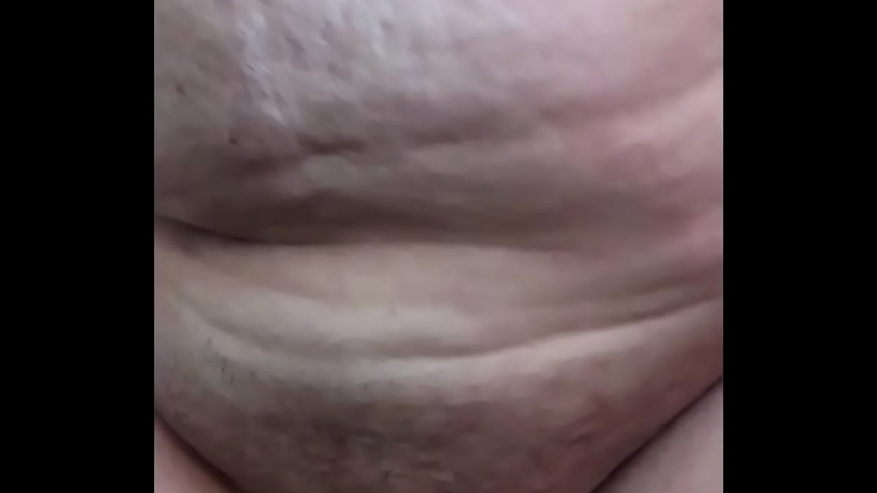 Fantasia wipes her pussy