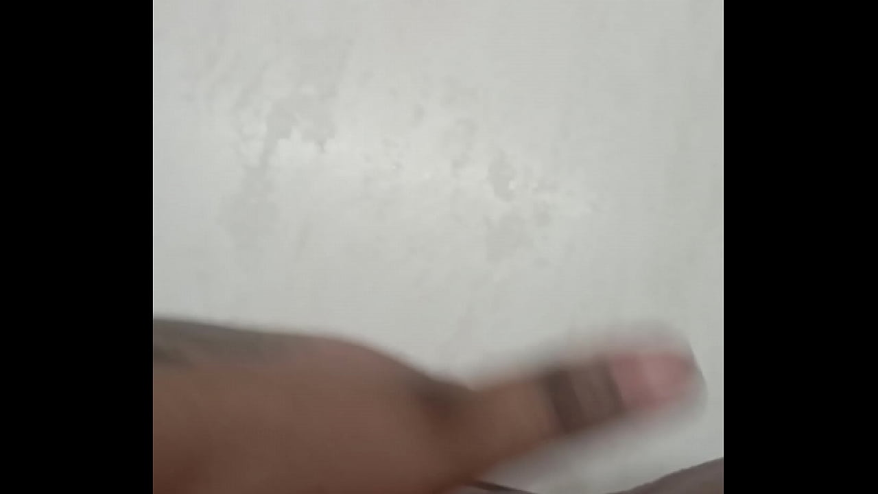 Queen chubby doing things to turn men horny