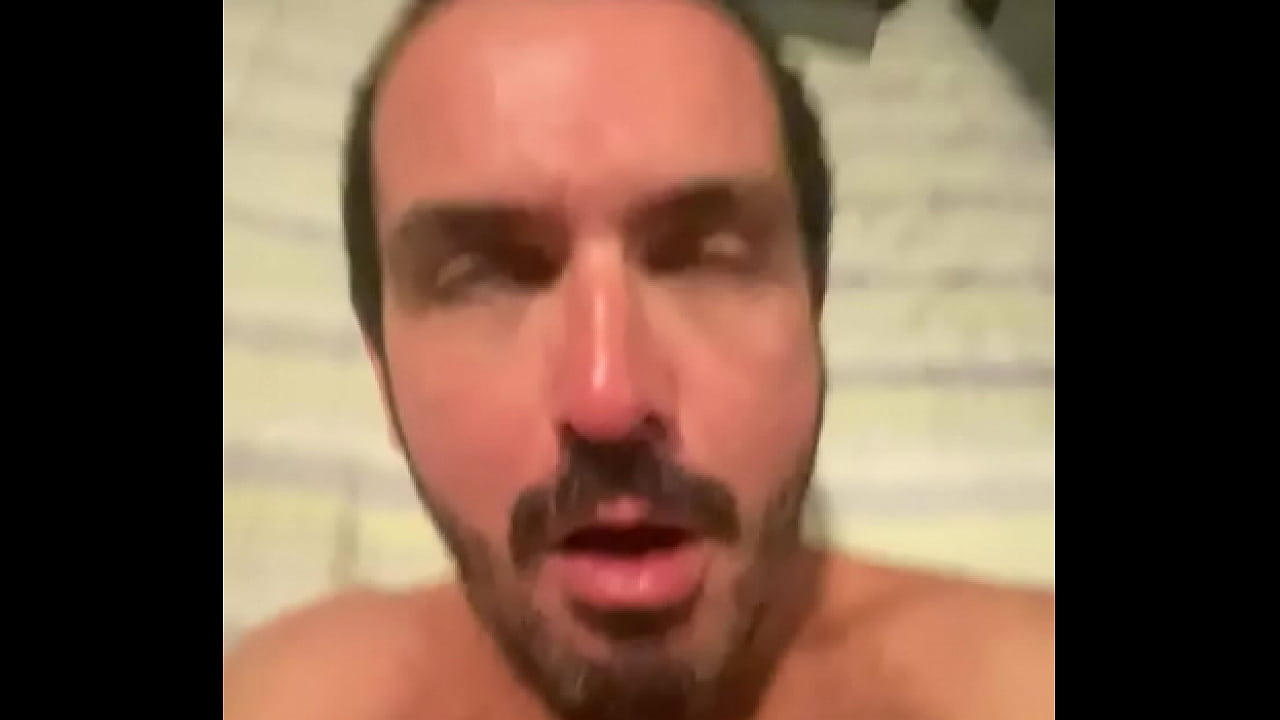 Gemeu gostoso na minha rola