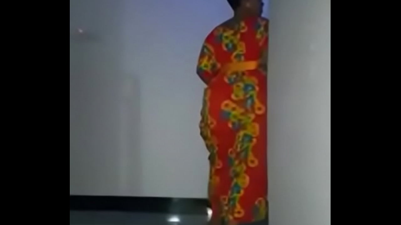 Wobbly big african donk booty