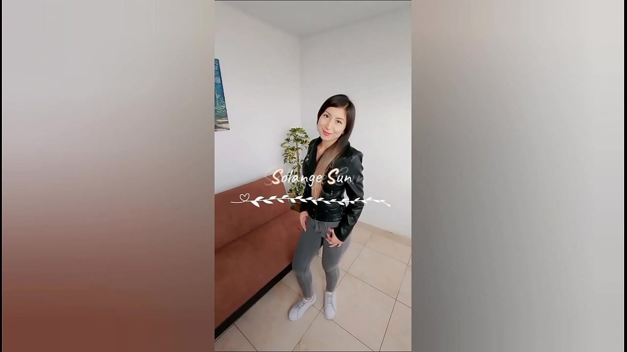 Sexy Latin Girl Es Tan Candente Y  Le encanta El Semen , Que Entrega Su Ano Para Recibir Esperma Abundante En Su Culo