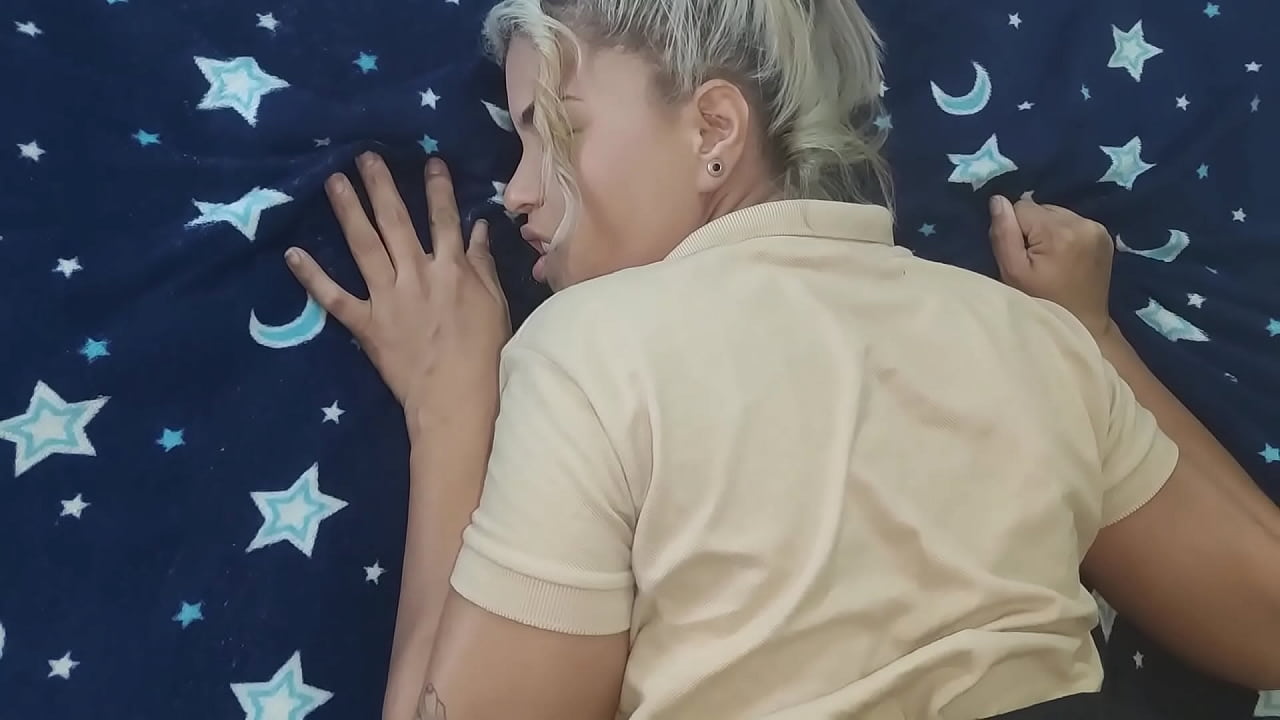 Convenzo a Mi Hermanastra De Follar Otra Vez Al Principio No Quer&iacute;a Pero Goza Como Puta