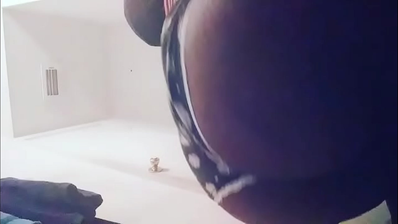 Ebony big ass pussy dancing
