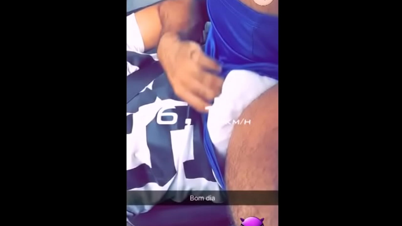 Alisando a mala no transito.