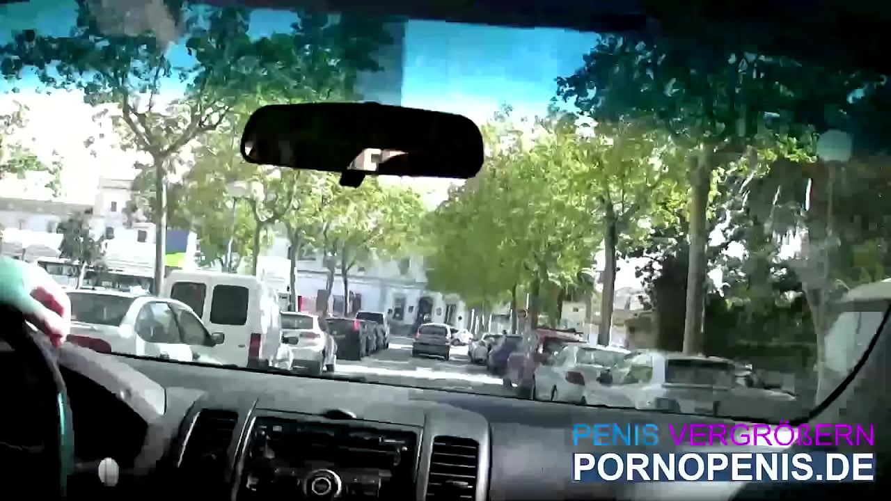 Wildes Auto mit nuttiger Blondine gefickt