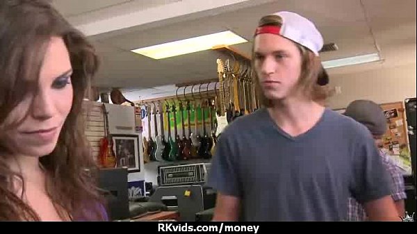 Hot sexy amateur babe needs a lift and takes cash 30