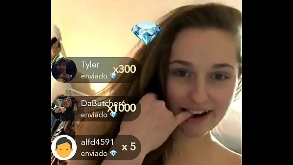 Sus seguidores la convencen para que se desnude