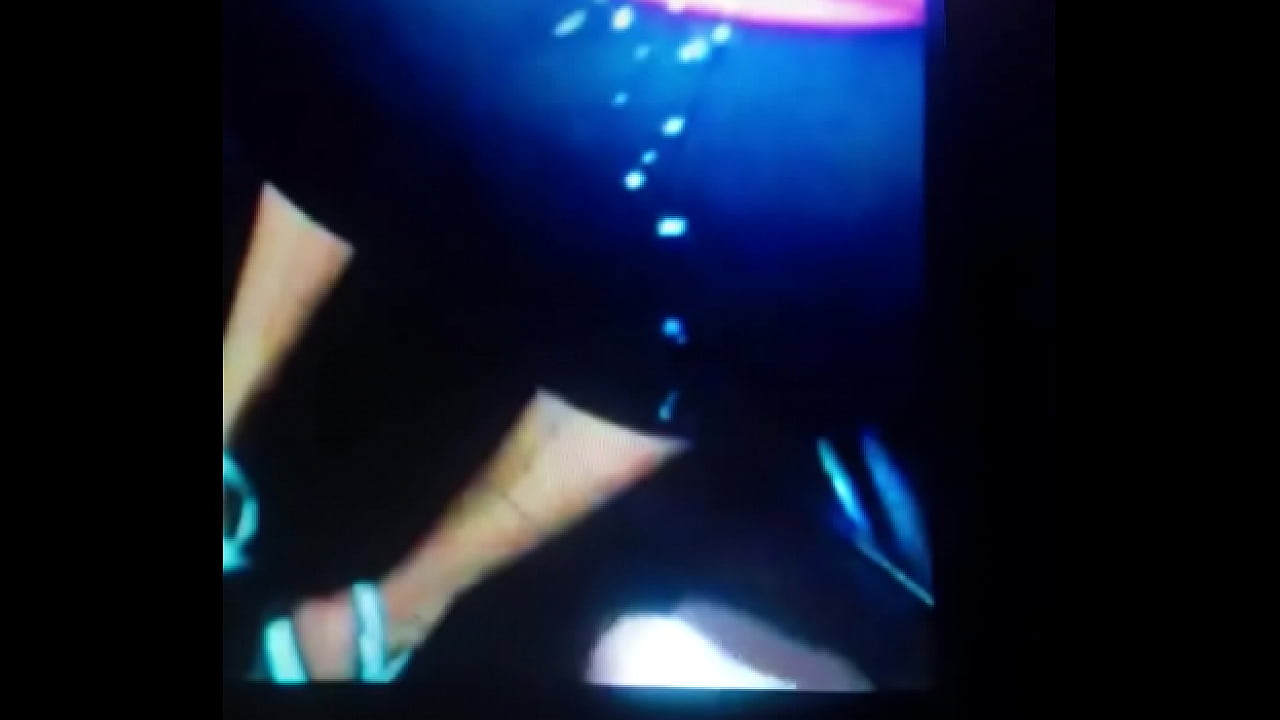 la culona de mi prima me deja meterle la verga por el culo