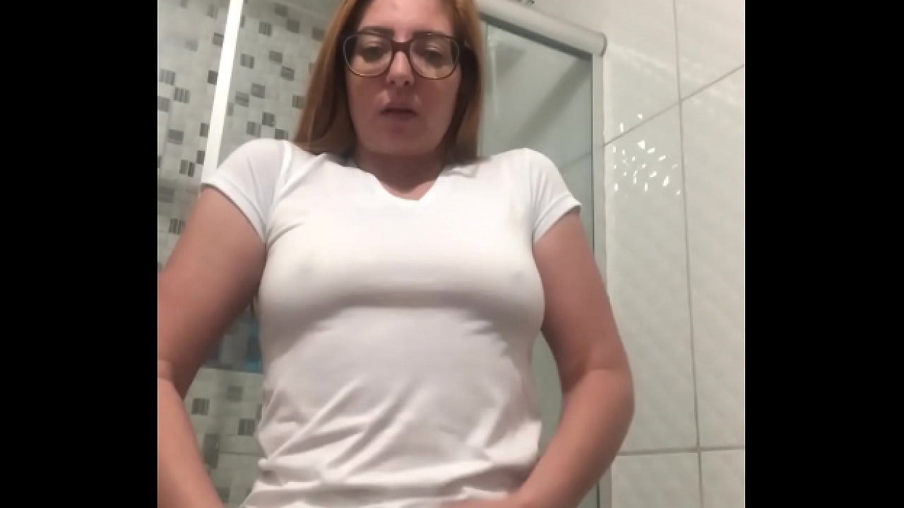 Hot redhead MILF herself in fingering and cumming until her pussy is wet