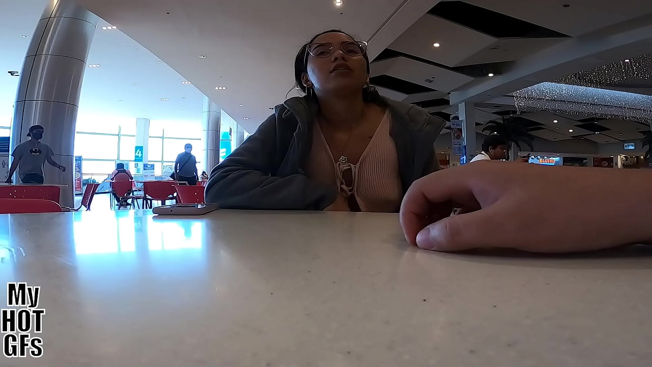 Hermosa venezolana me persuade para darle una oportunidad en el porno y esto pas&oacute;...