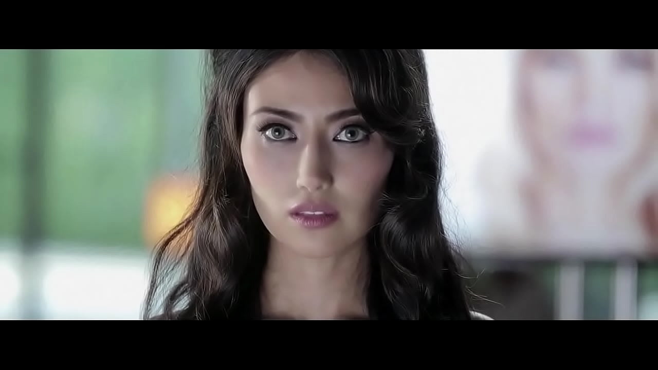 Chasty Ballesteros in Hot Bot (2016)