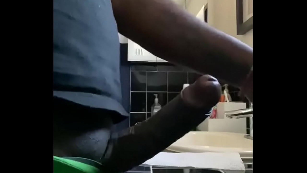 Fat nut on the counter  had to be quiet snap: dapipeslayer