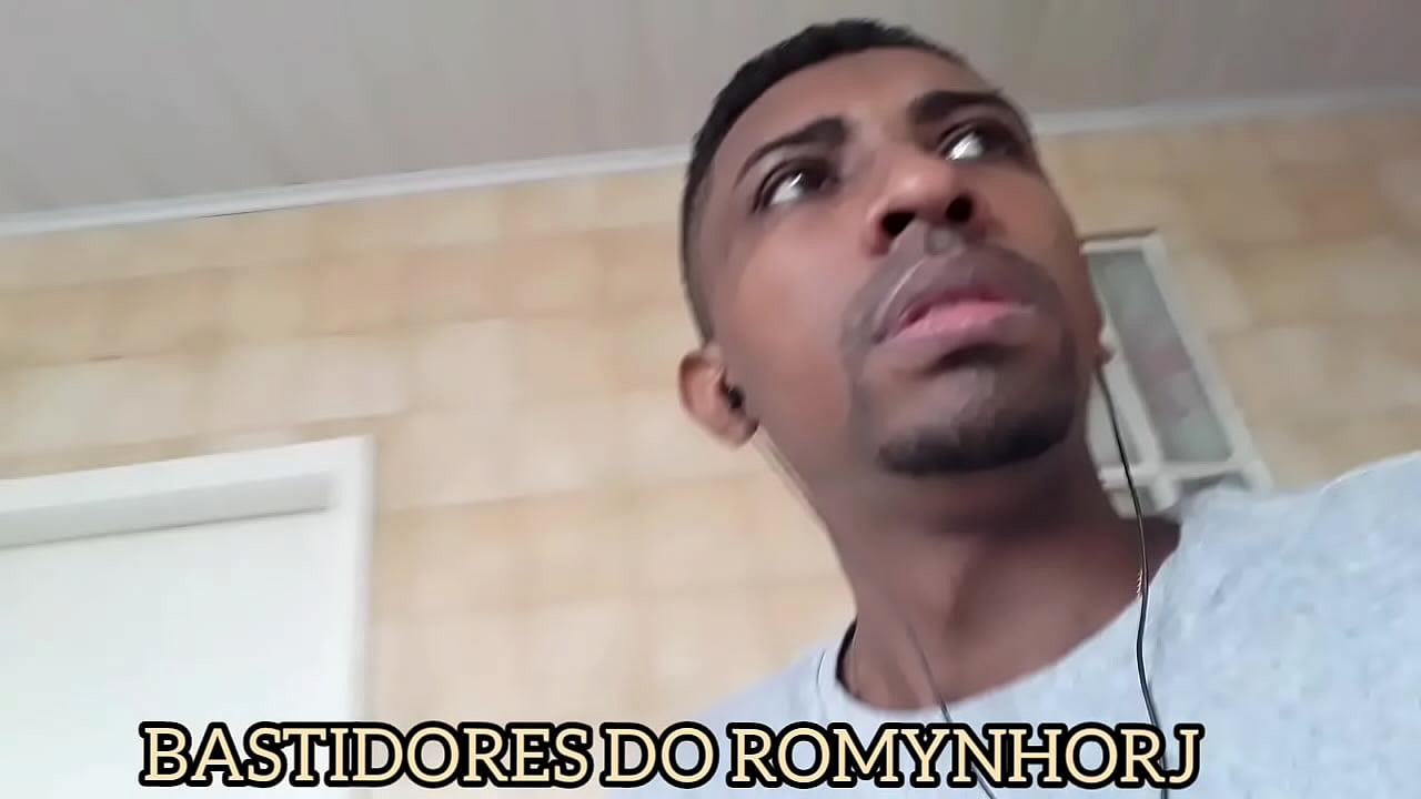 ATOR porn&ocirc; em casa