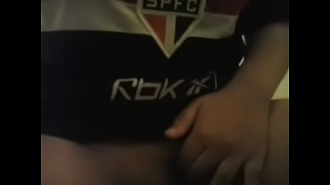 Novinha na masturba&ccedil;&atilde;o