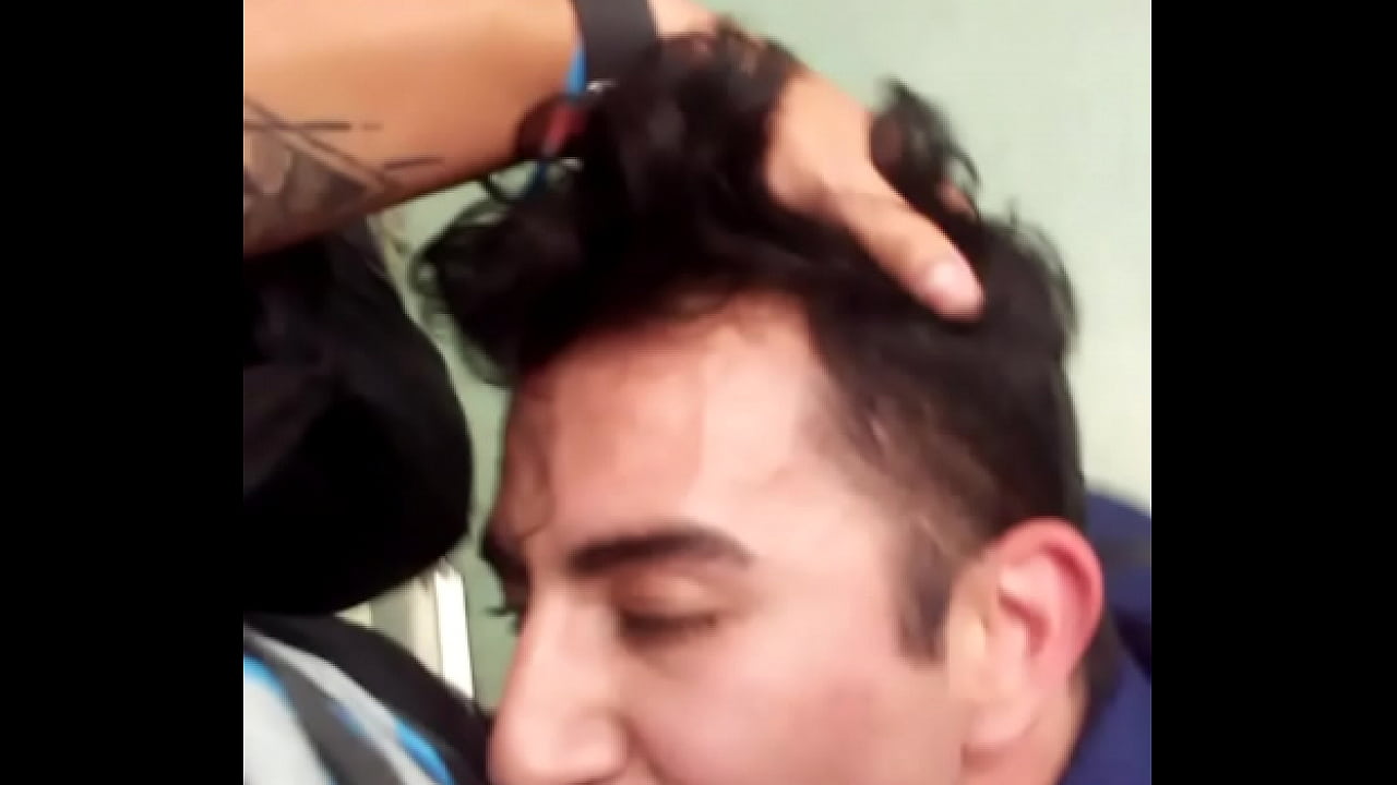 Mamandome el pito en el Metro