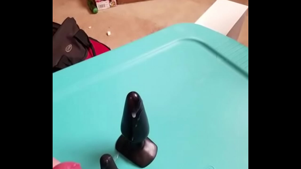 Cummimg on toys