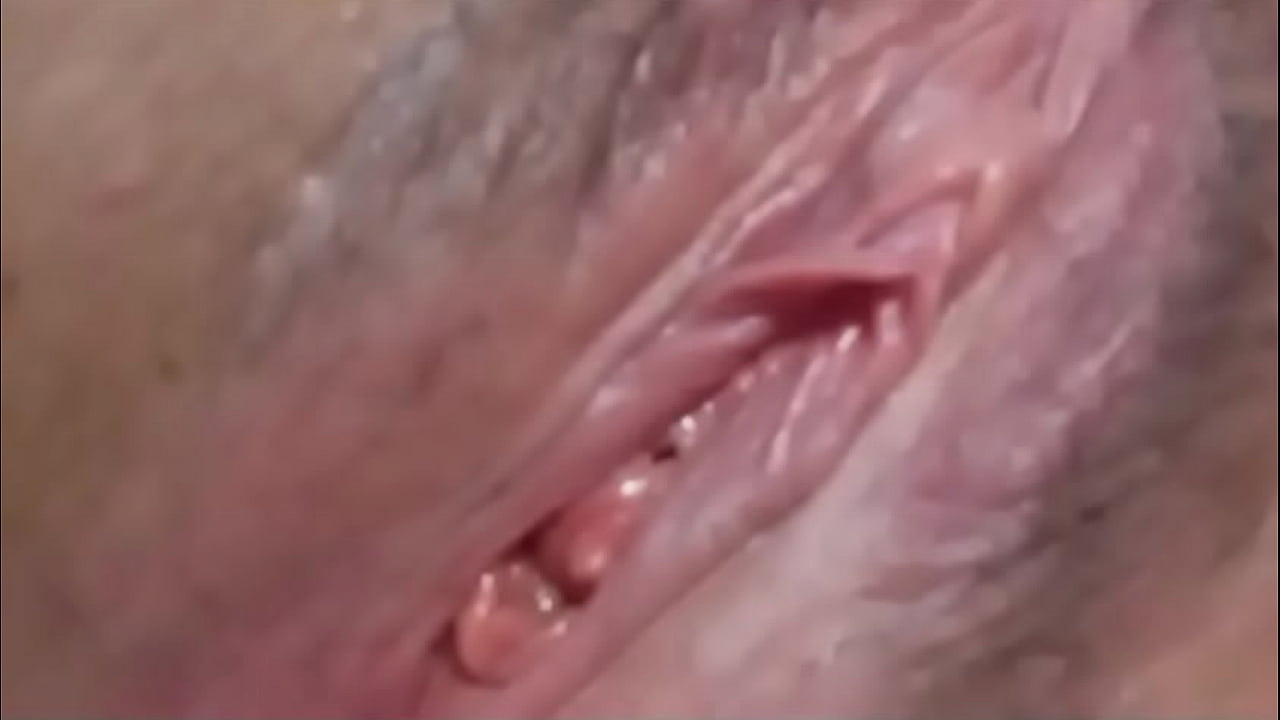 Bucetao gostoso piscando muito