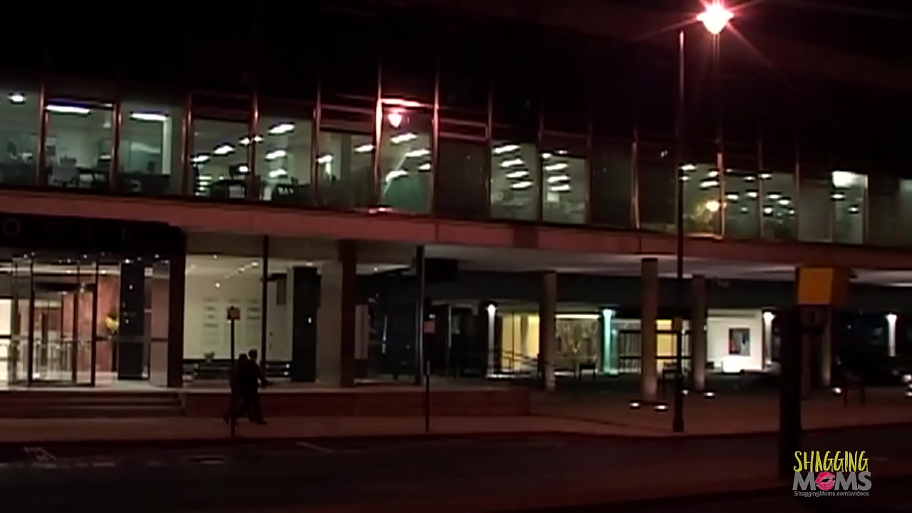 Street worker gets her pussy shafted by a big hard cock