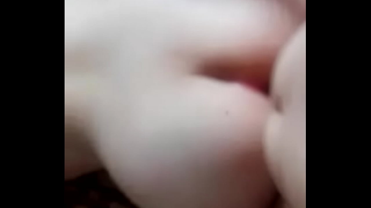 Disfrutando a mi amiga, es muy caliente