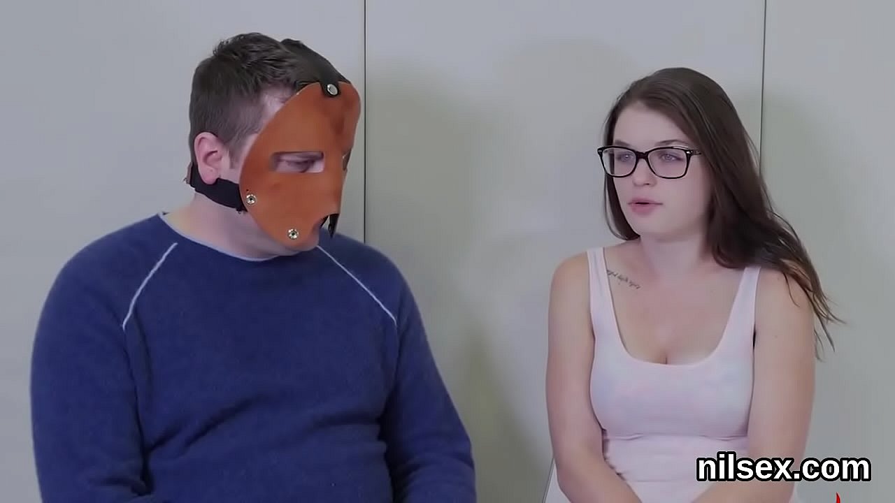 Crazy fuckslut gets her fuckholes spread and toughly nailed