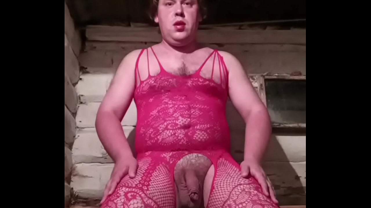 Новое горячее видео от гея в кружевном красном белье с огромной вкусной жопой!