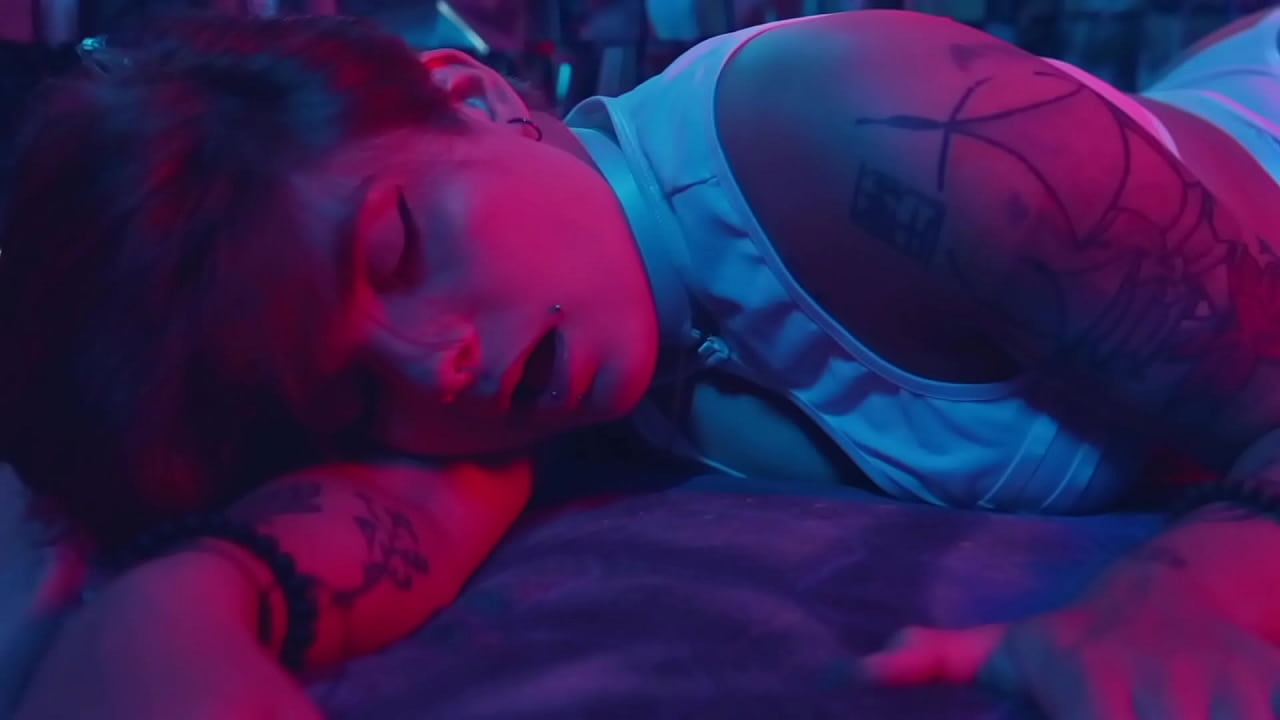 All Gorgeous Lesbians Love Worshipping Feet