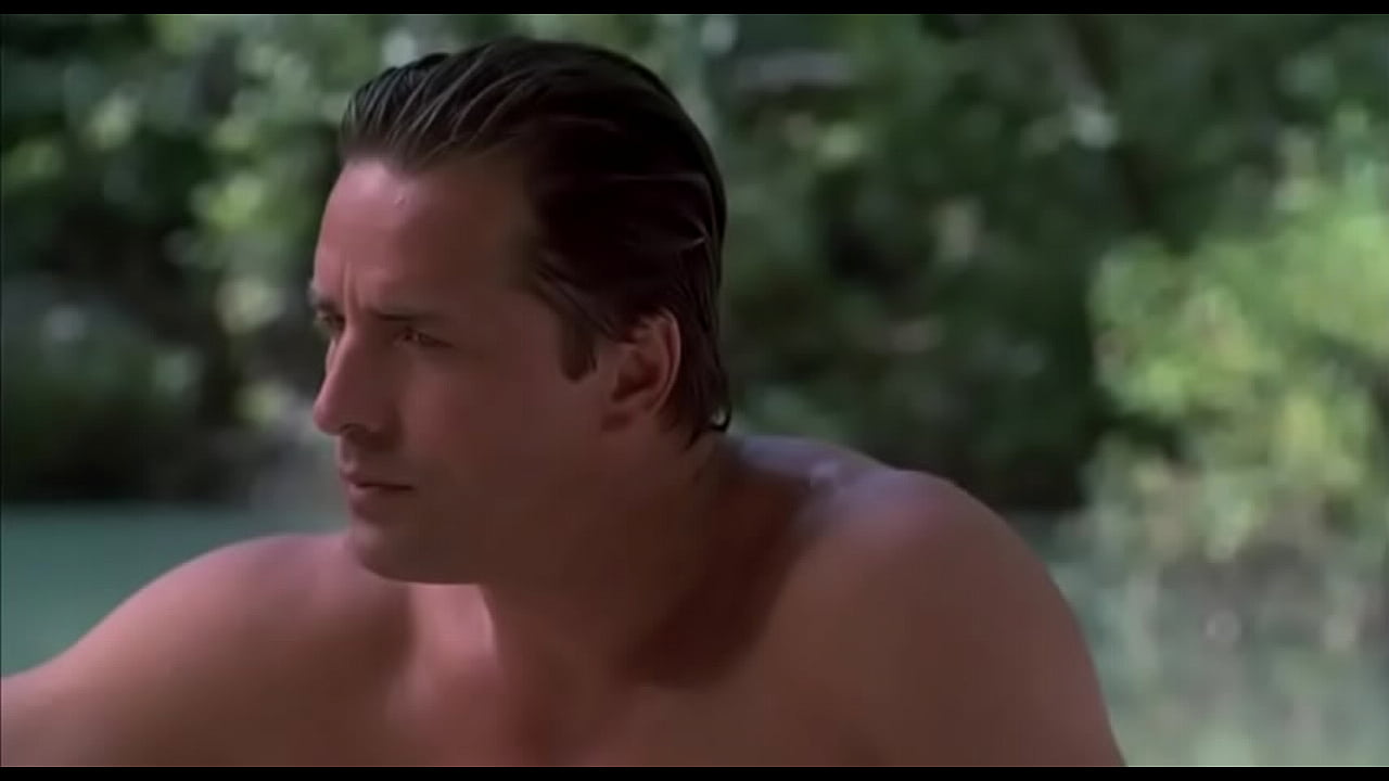 Jennifer Connelly - The Hot Spot