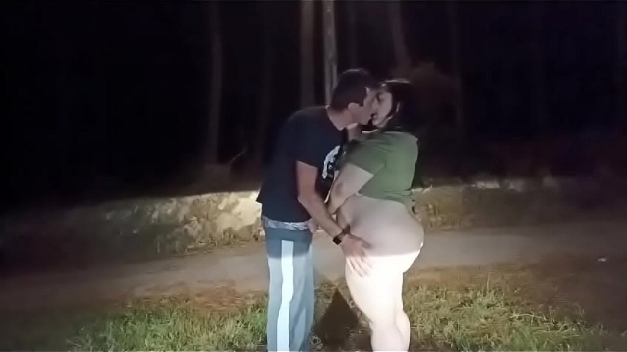 Follando en el camino