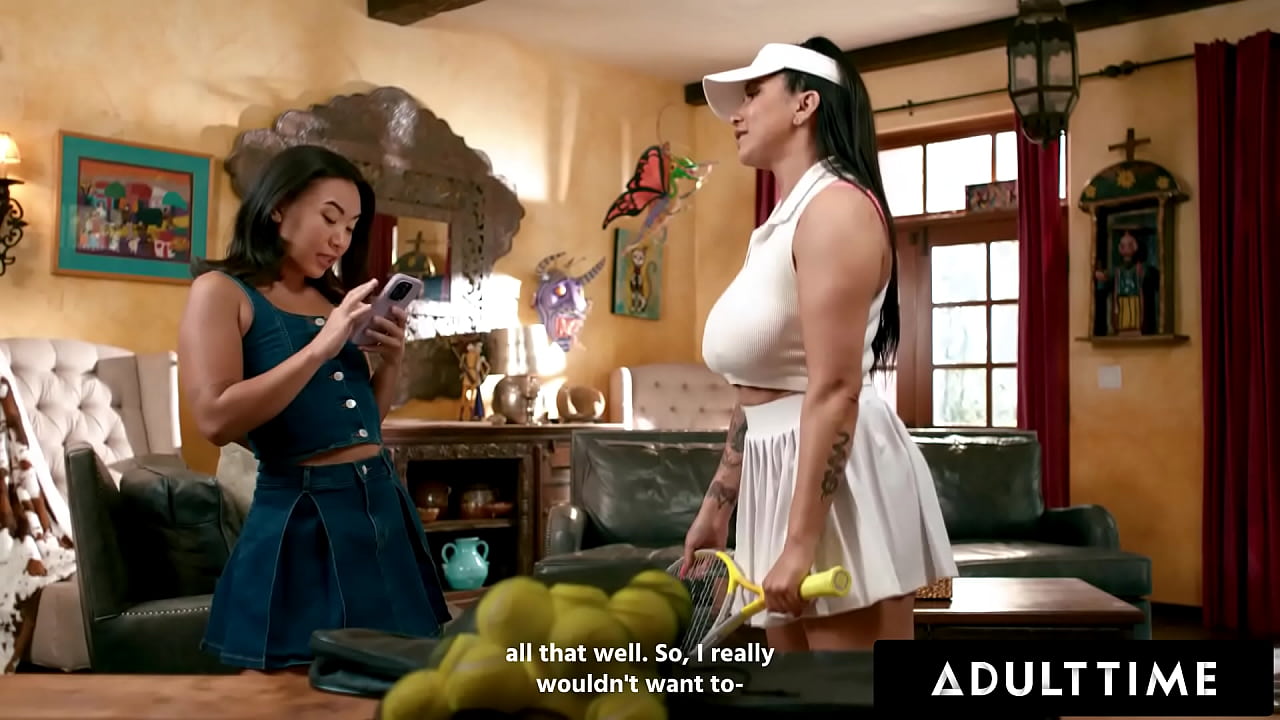 Kimmy Kimm Seduces StepMILF Romi Rain To Scissor!