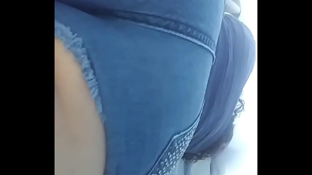 Grabando el trasero de mi novia