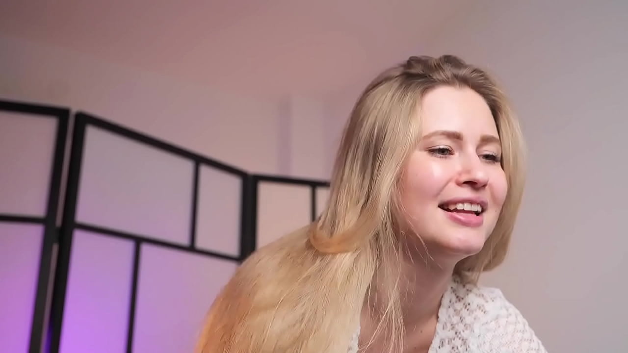 Sexy moves of Stella Cardo before getting fucked