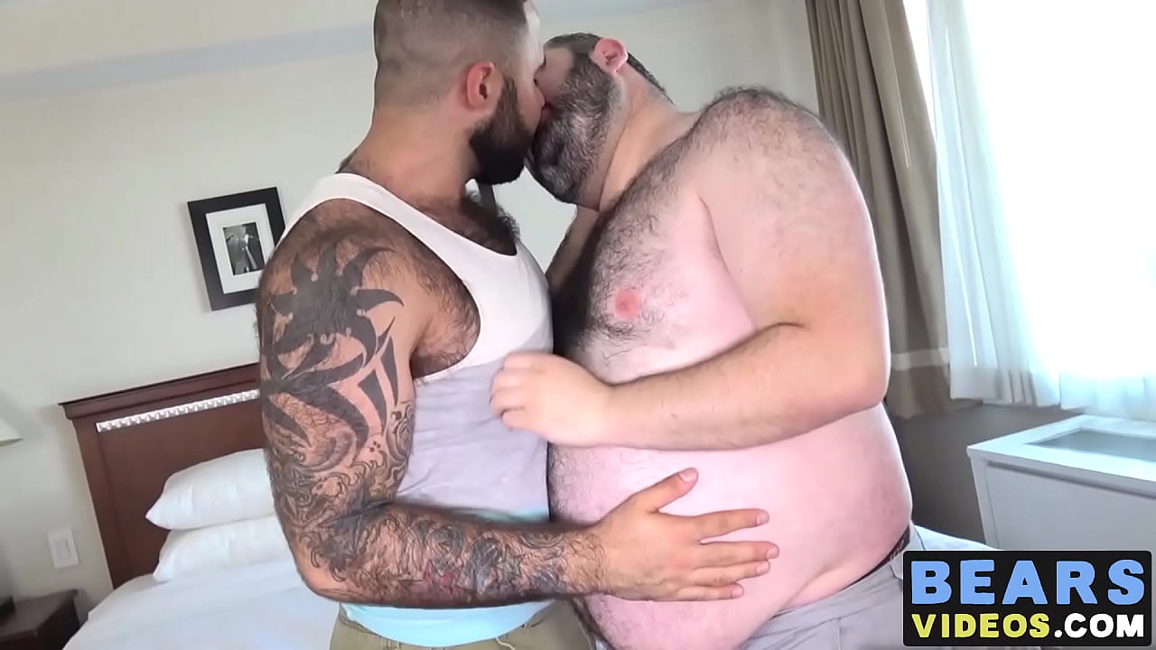 Hairy muscle stud Atlas Grant barebacking Ivan Romanov