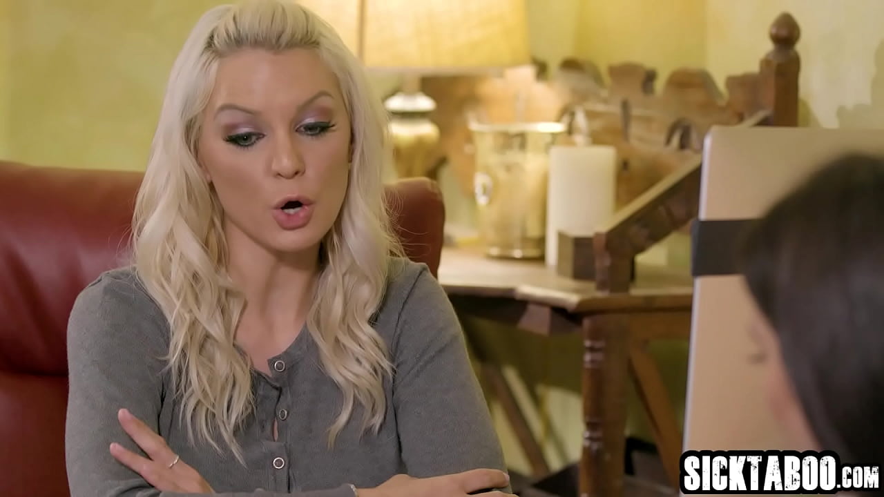 Big tits MILF and horny big ass lesbian enjoyed muffdiving and hot finger fucking