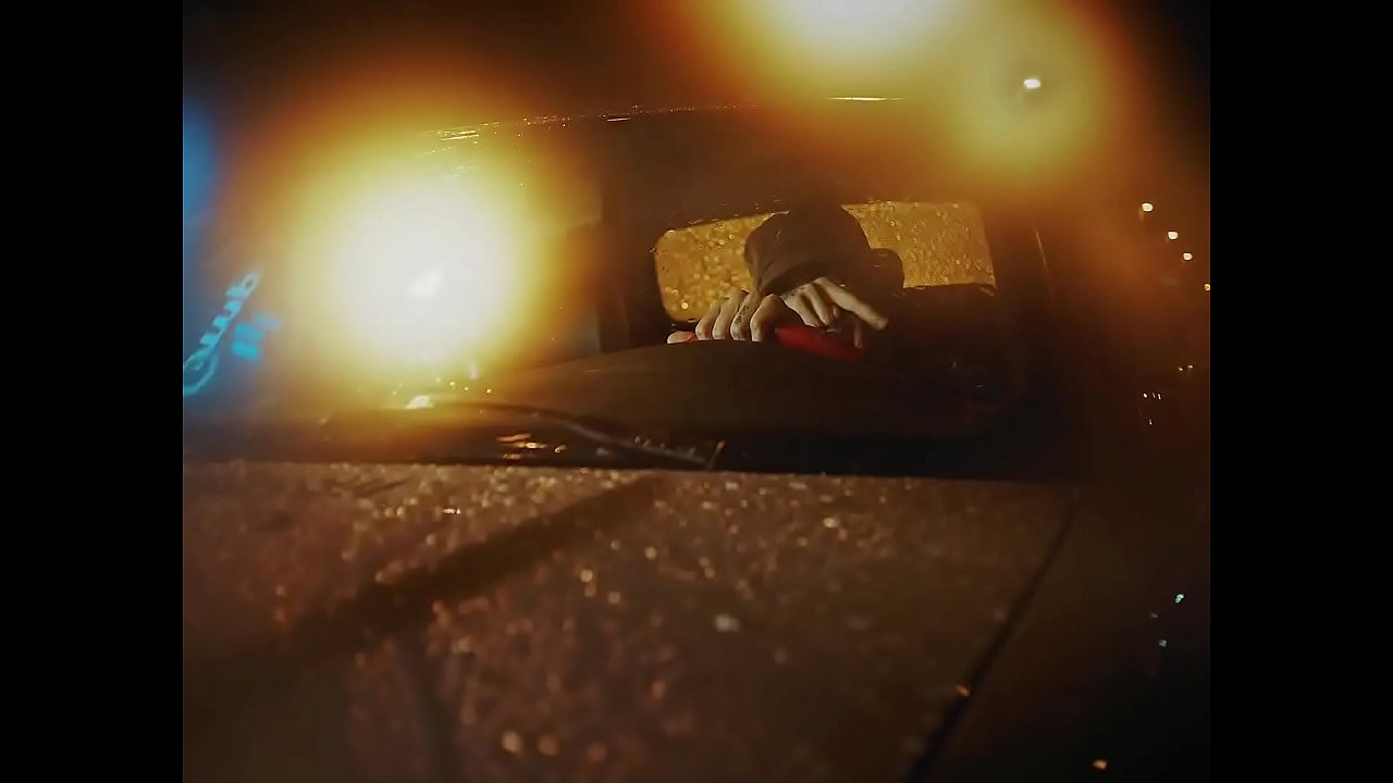 Rels b - SIN MIRAR LAS SE&Ntilde;ALES (V&iacute;deo Oficial)