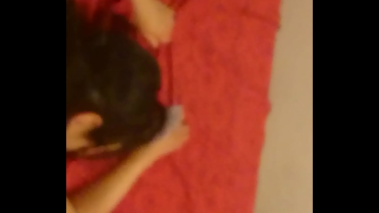 Cogi&eacute;ndome a la prima de mi amigo por el culo y llenandoselo de leche