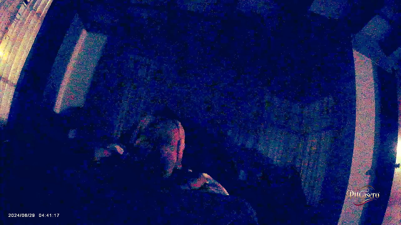 Meti&eacute;ndole PINGA de misionero en su cuarto - SIN EDITAR - SIN CORTES - SIN FILTROS