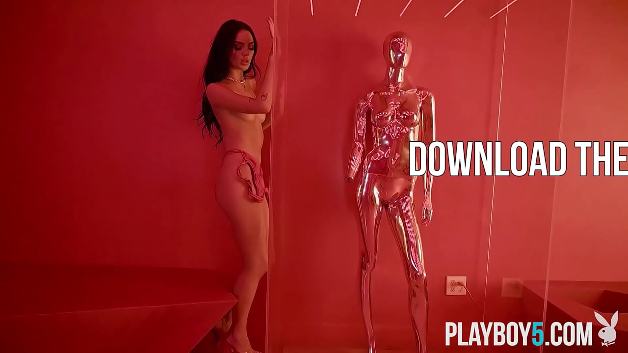 Slender babe shows off her amazing tight body with tattoos and piercings