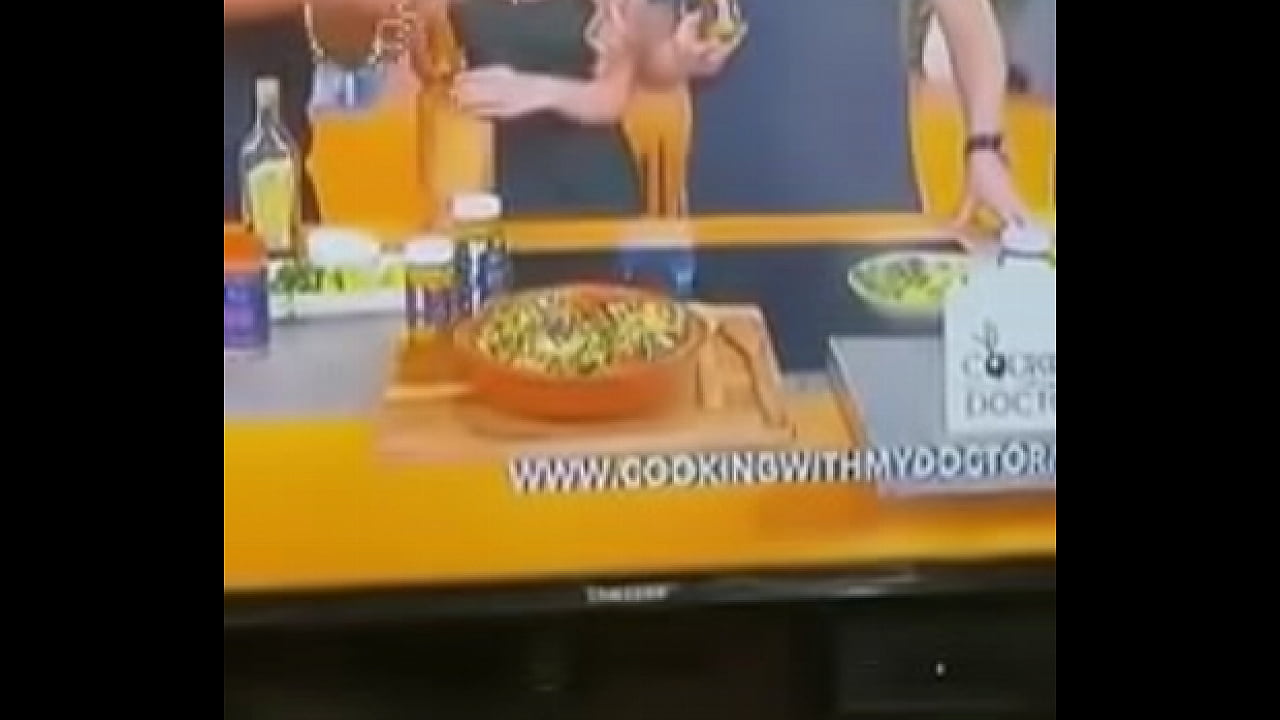 Rubia buenorra la agita hasta que se vuelve nada