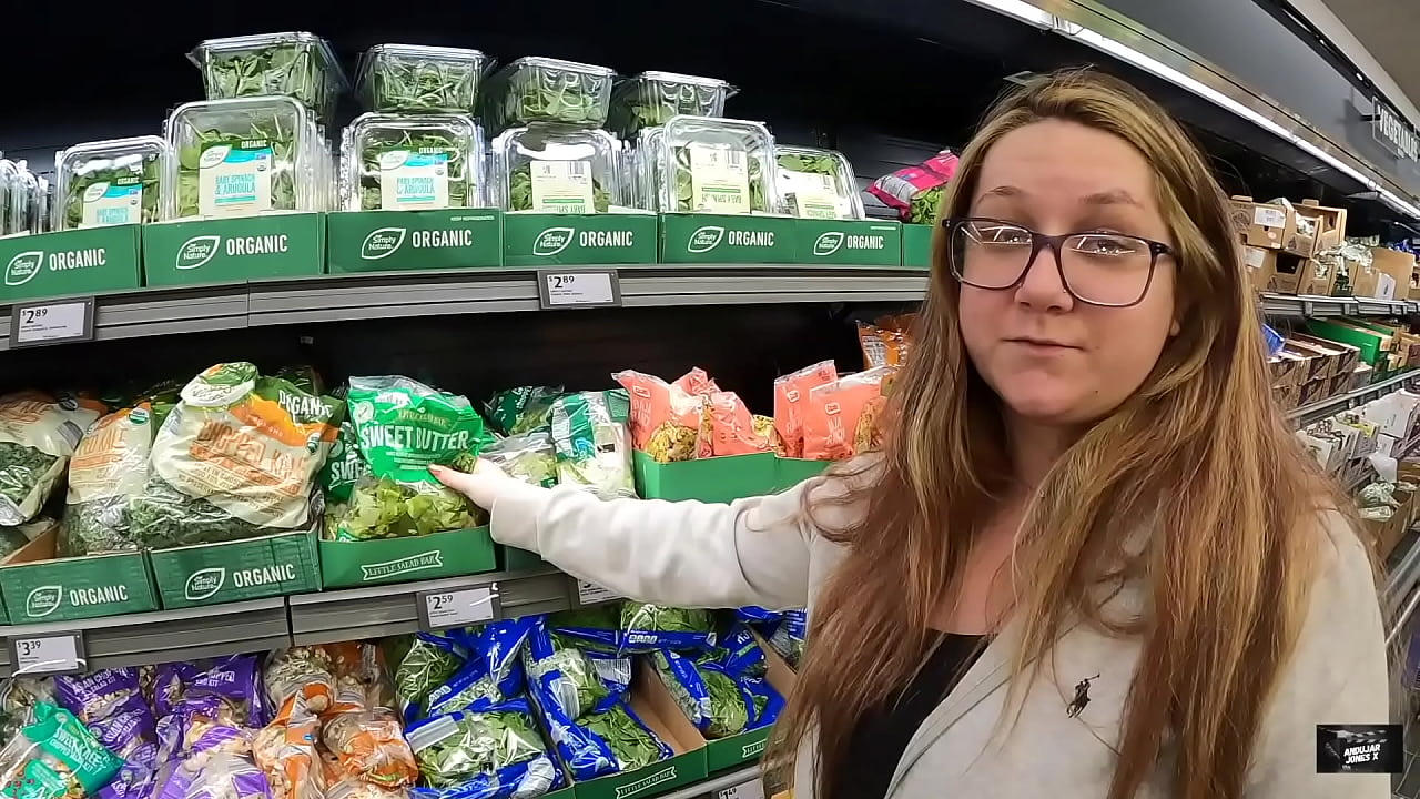 Review of True Housewife Confessions:  First Time Cheating Housewife Gets Swept Off Her Feet By A Stranger