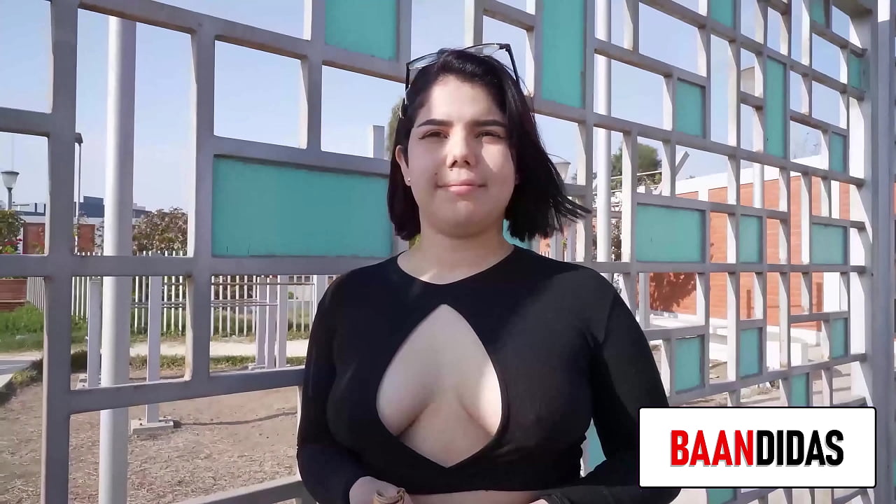 puta rica no respeta a su novio y quiere follar en la calle