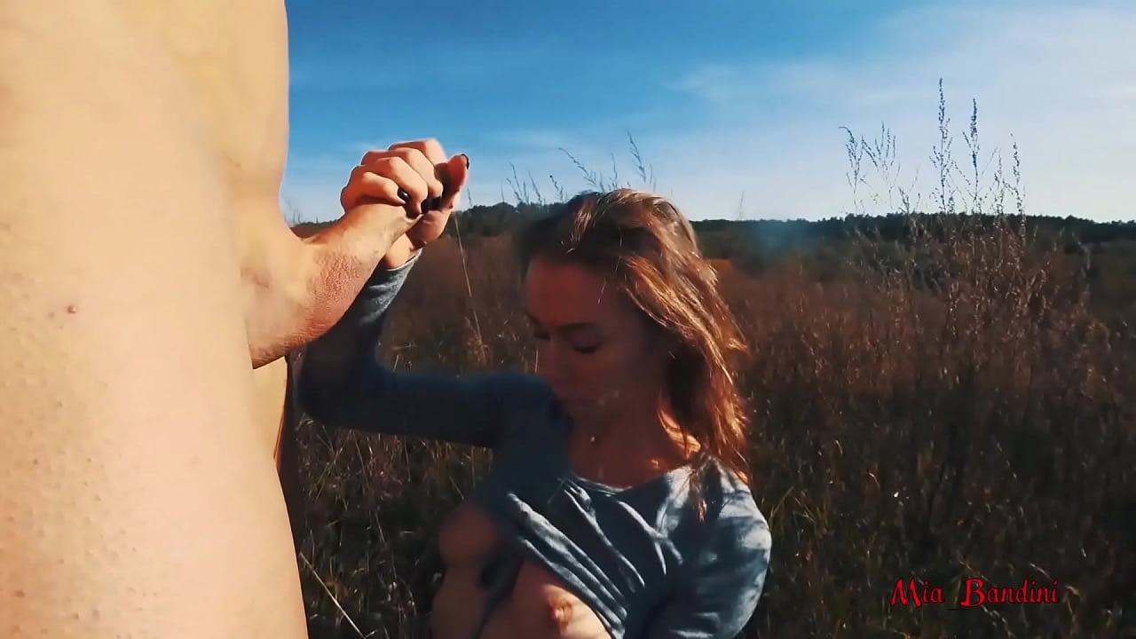 ФИТНЕСС ПАРА ТРАХАЕТСЯ НА ПРИРОДЕ