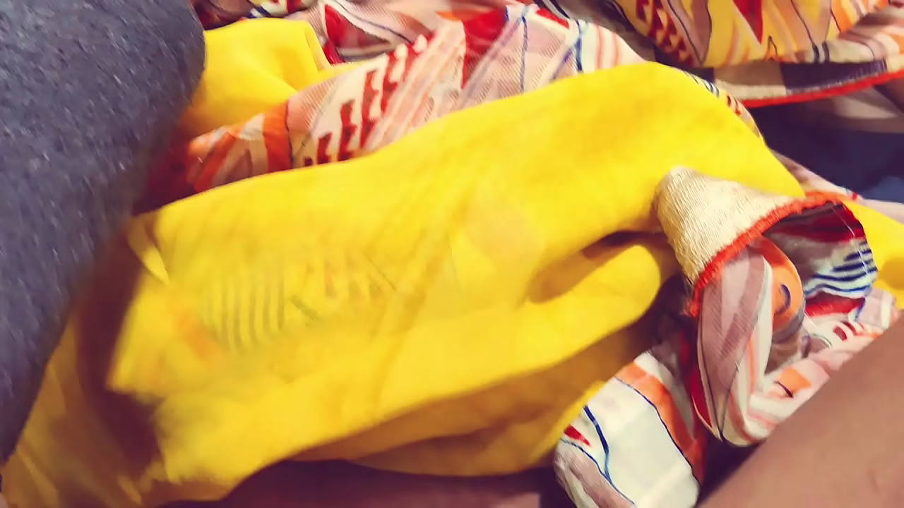 Badaim6 -My big sister was angry, we shared single bed, full Hindi Audio